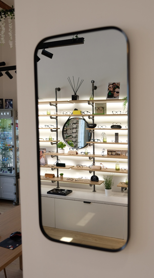 Miroir pour essayer des lunettes
